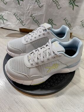 NEW KURU Womens Quantum 2 Light Gray Pale Lime Orthopedic Sneakers SIZE 8.5 Med